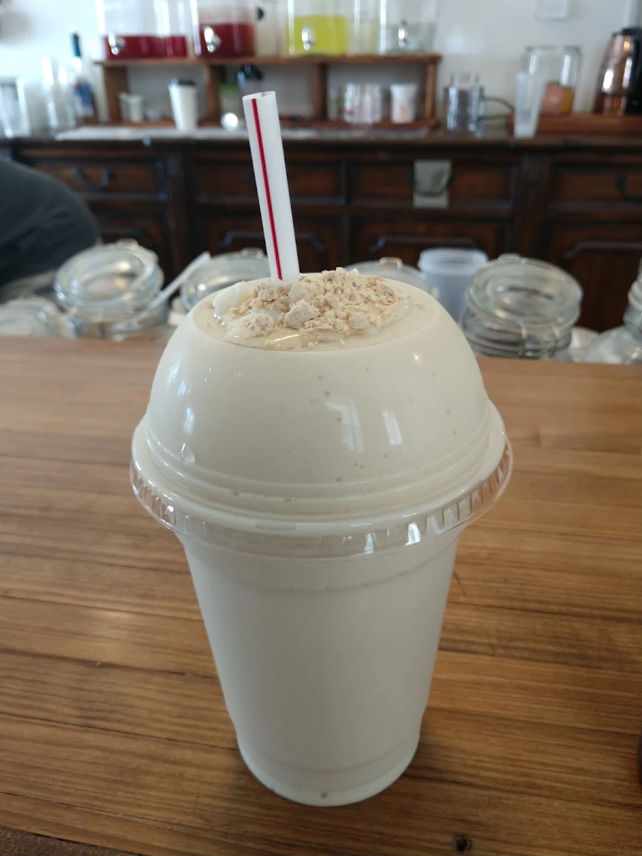 White Chocolate Reese's Shake