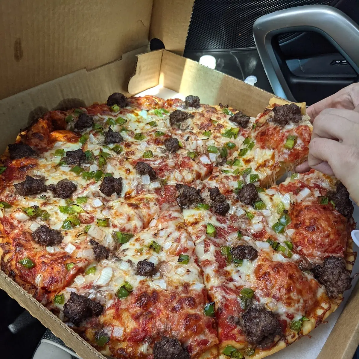 Double-Doug Hamurger Green Pepper Onion Pizza