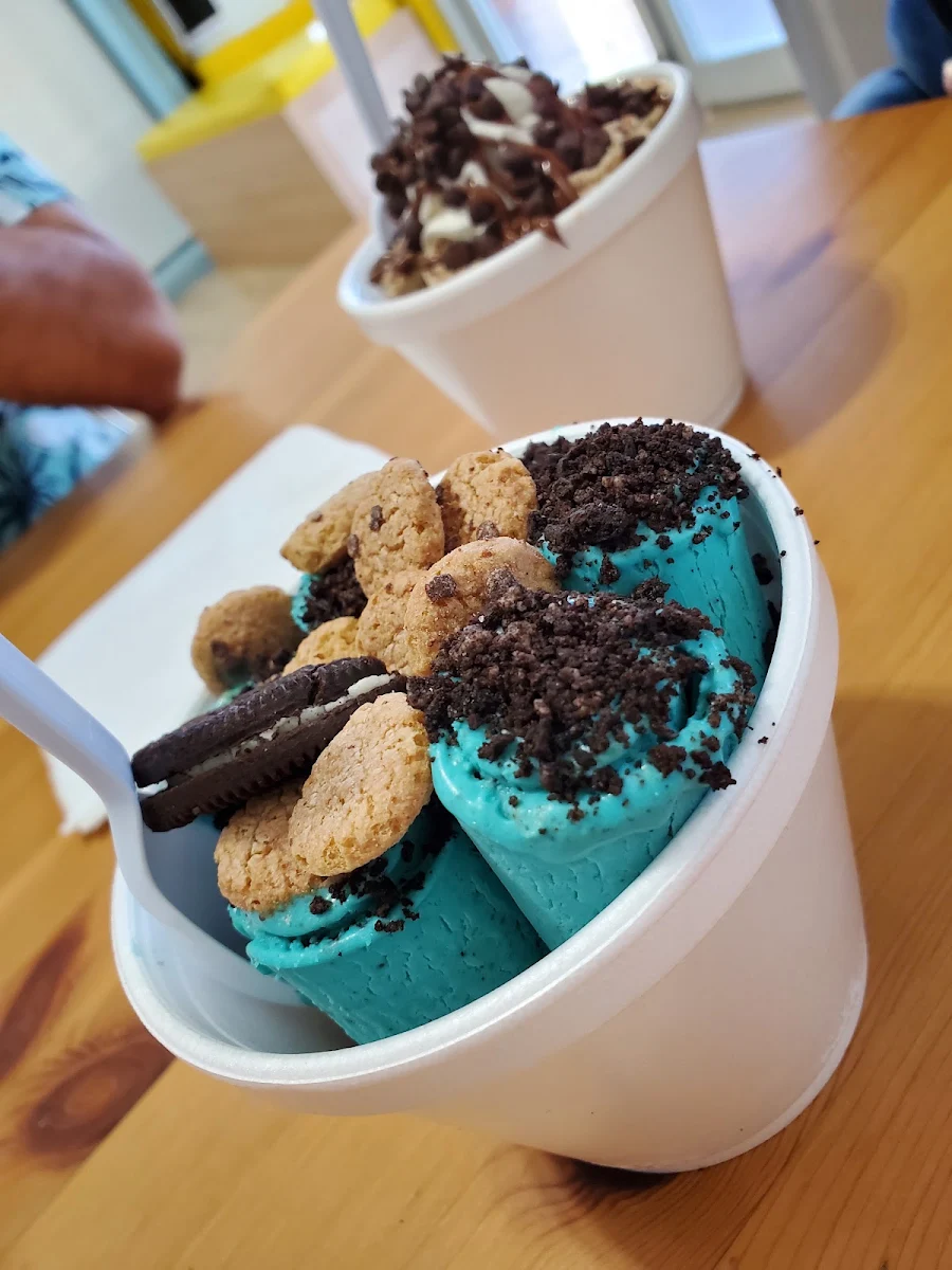 Cookie Monster Ice Crean Rolls