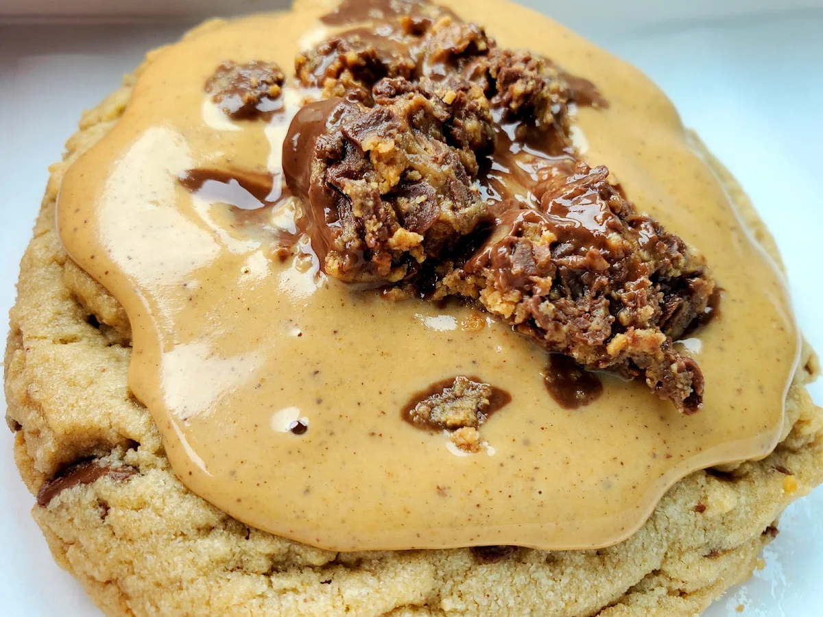 Peanut Butter Cookie w Reeses
