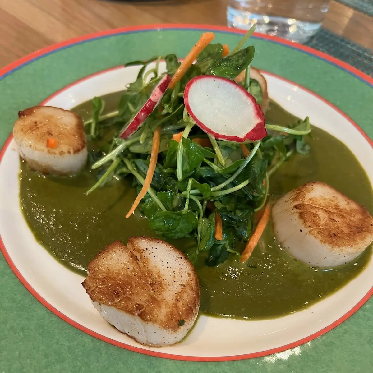 Seared Scallops with Green Curry Sauce