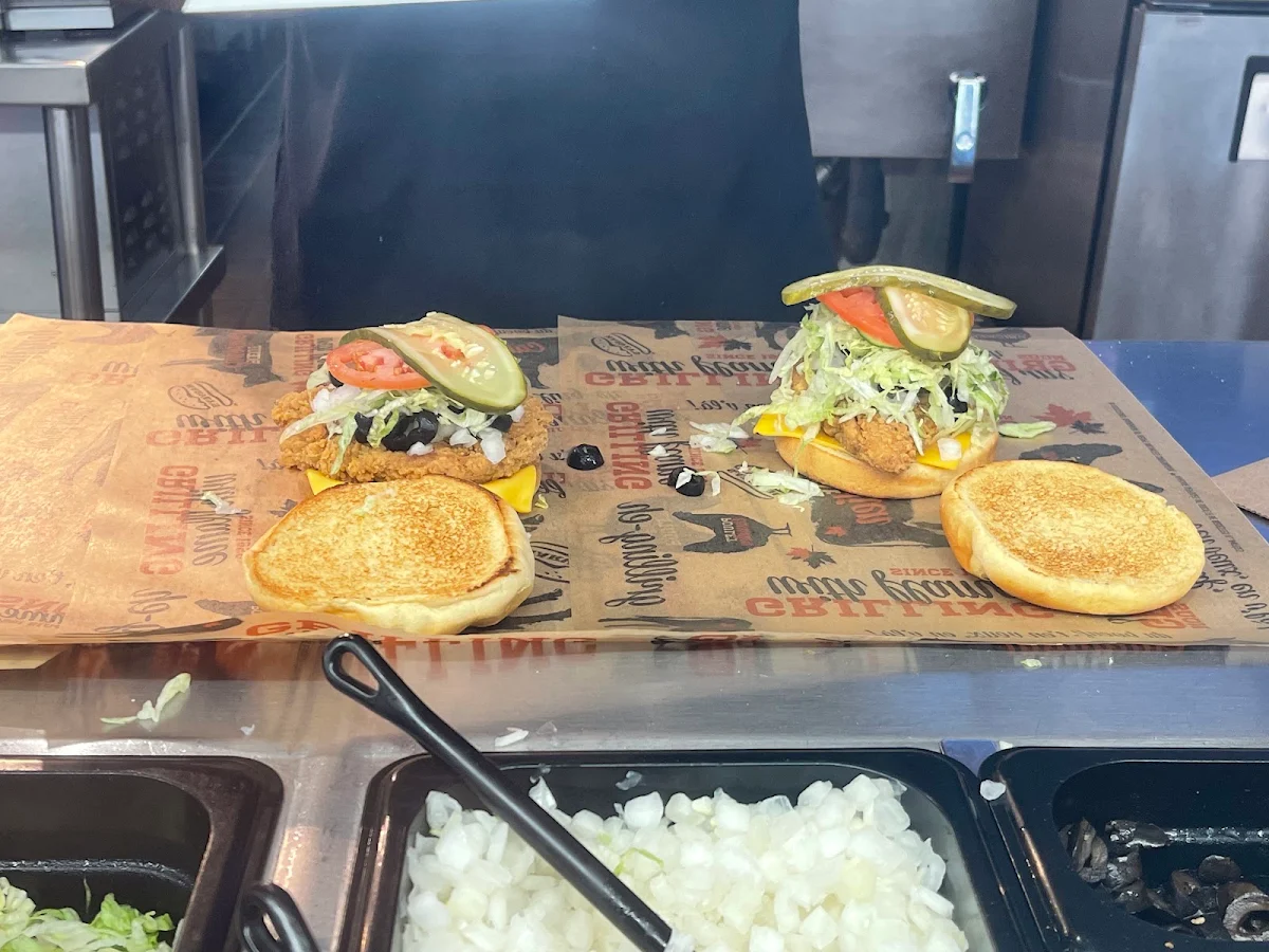 2 Can Dine Crispy Chicken Burger Combo