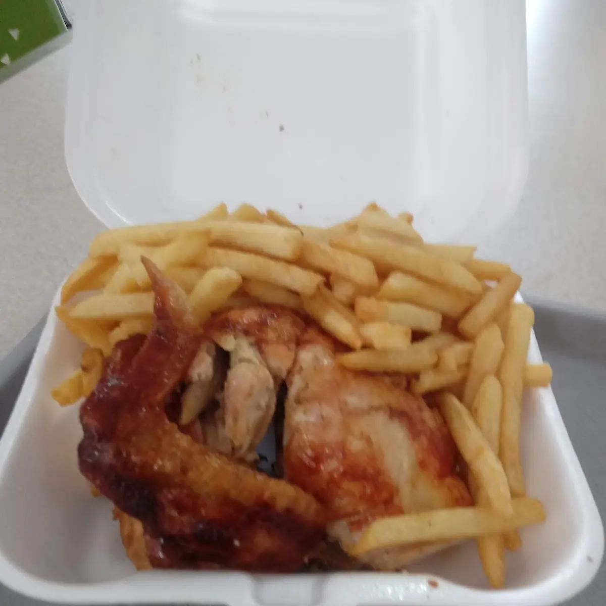 Pollo Asado Con Papas Fritas