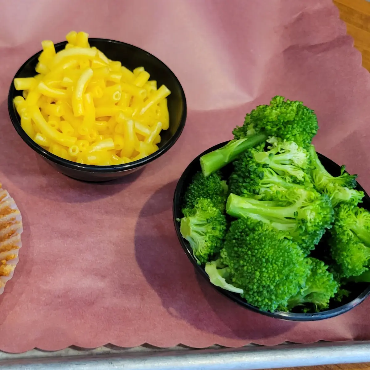 Kids Mac N Cheese w Broccoli