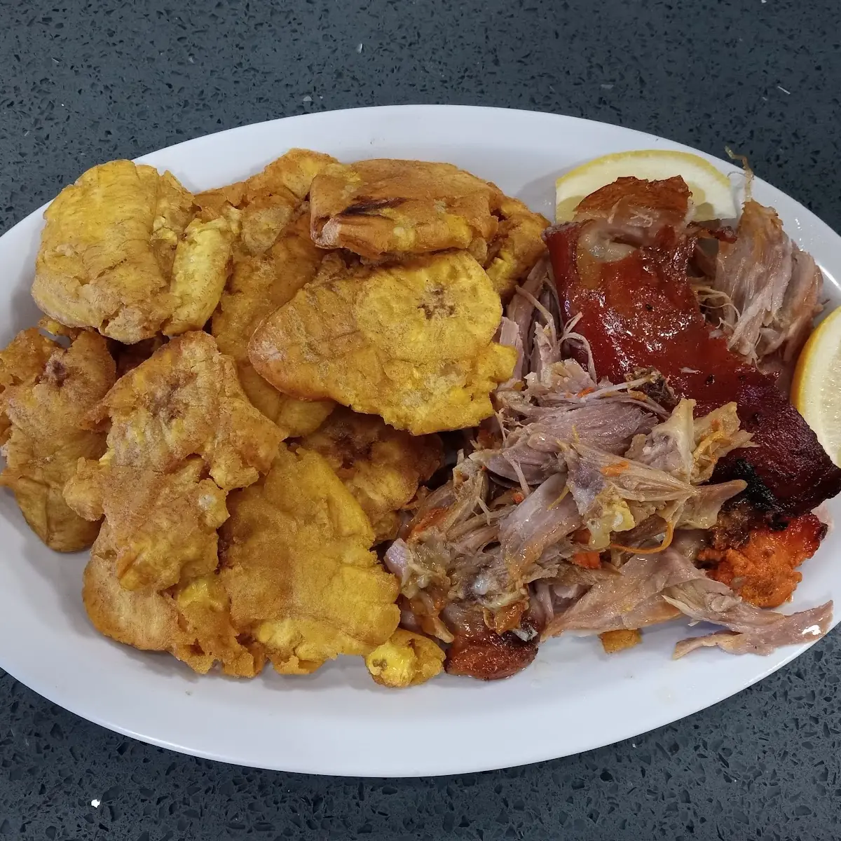 Pernil Con Plátano Frito