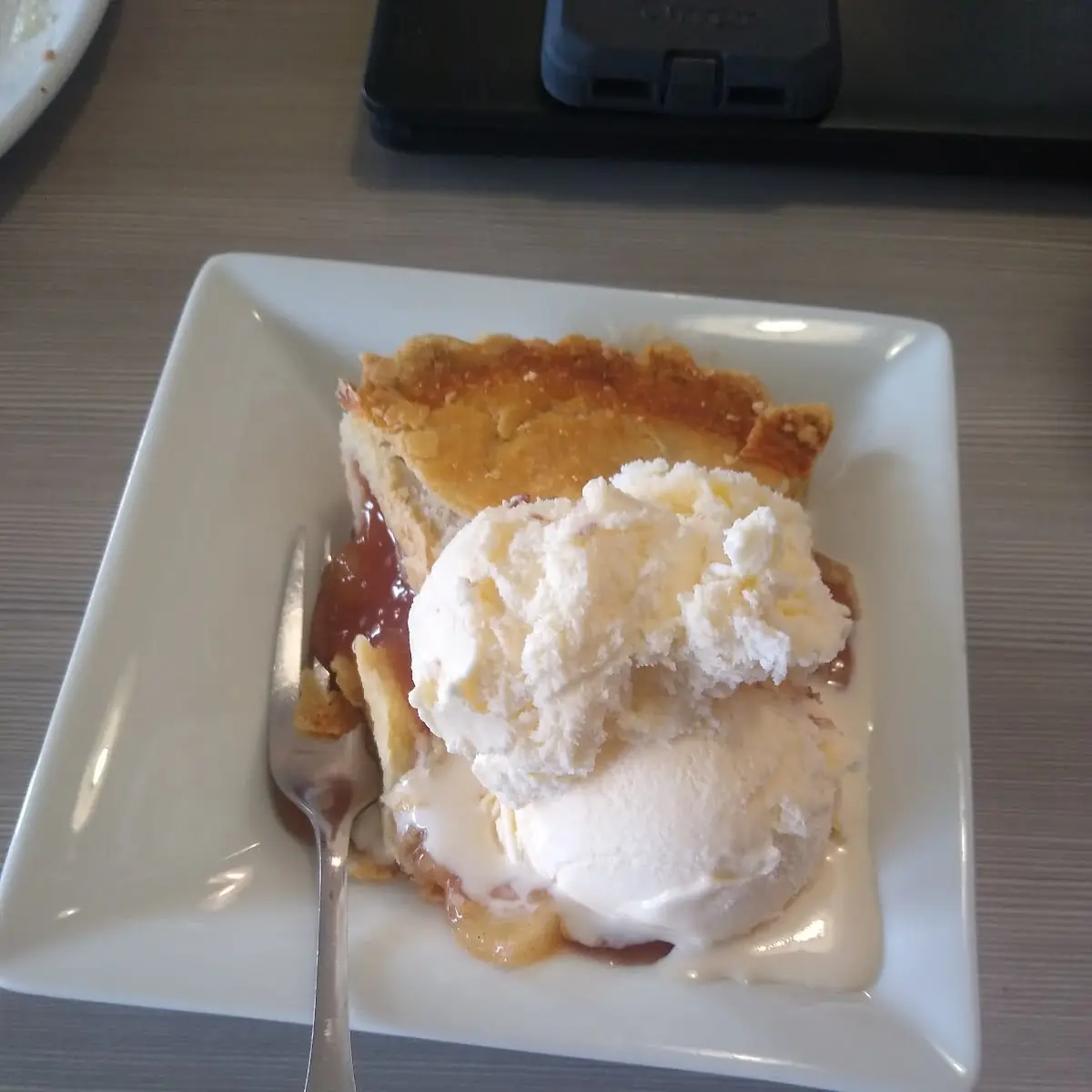Apple Pie with Ice Cream
