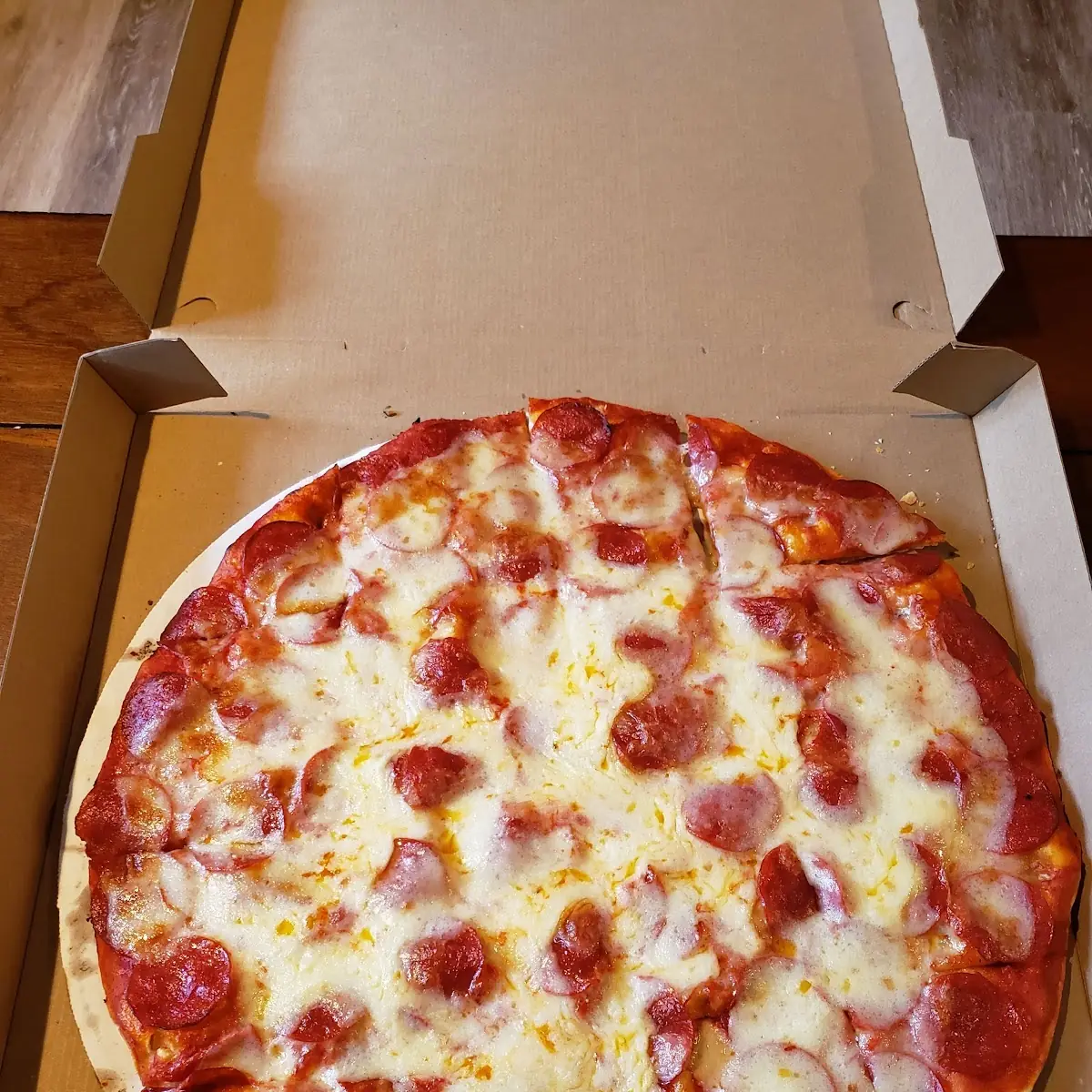Large Pepperoni Pizza