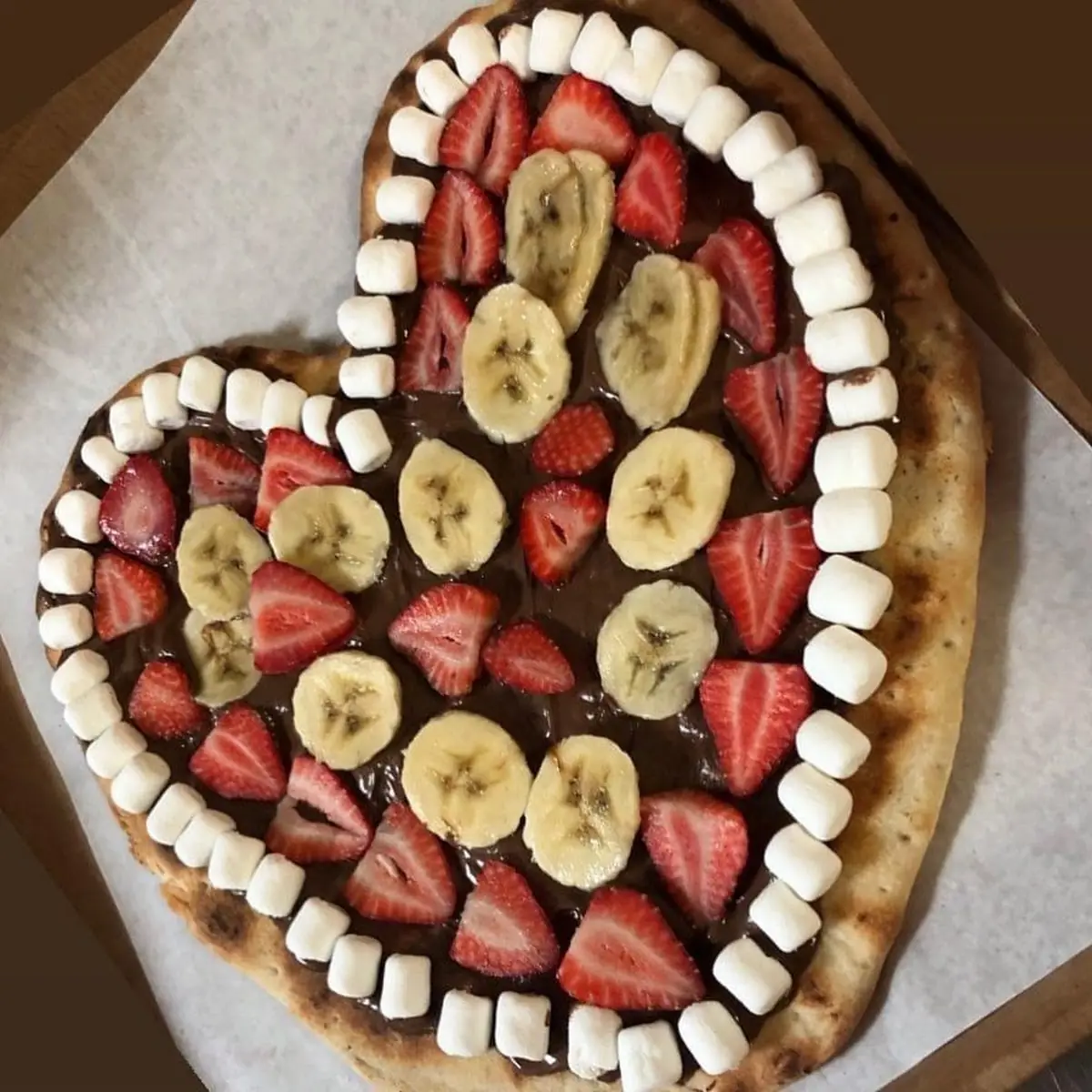 Personal Nutella Pizza