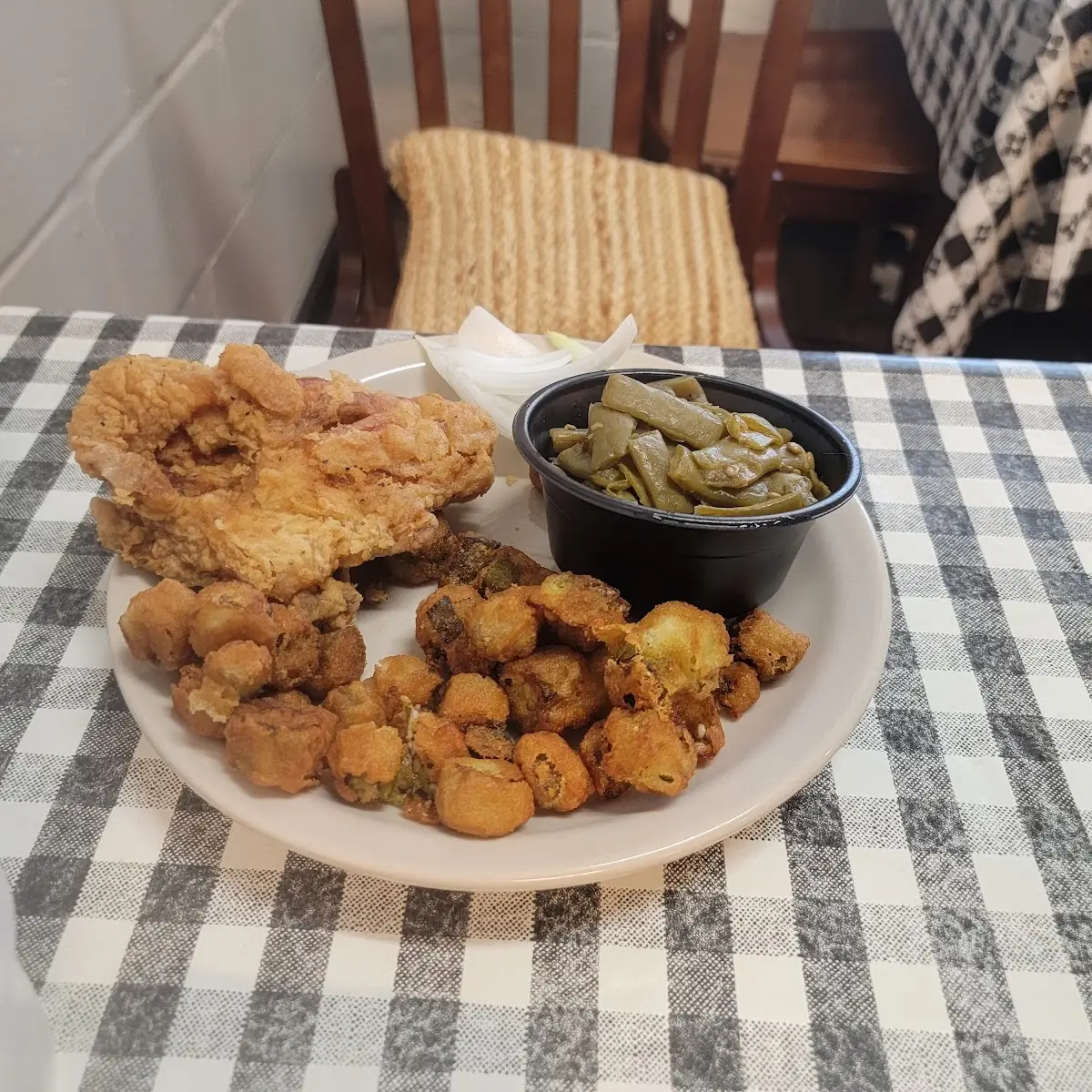 Fried Chicken Mashed Potatoes and Green Beans