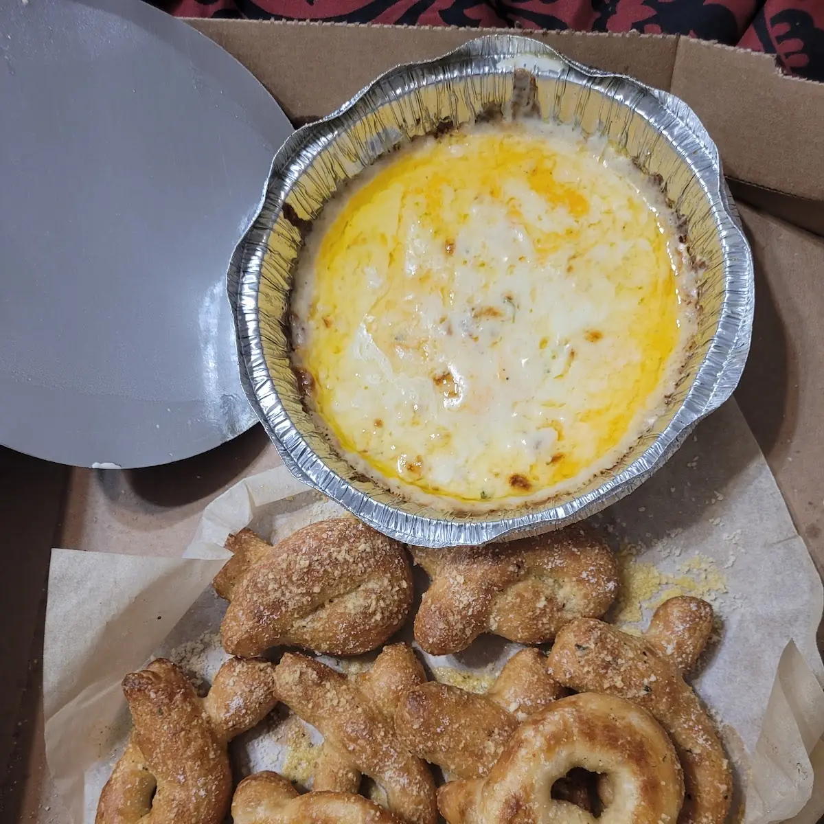 Garlic Knots and 3 Cheese Dip