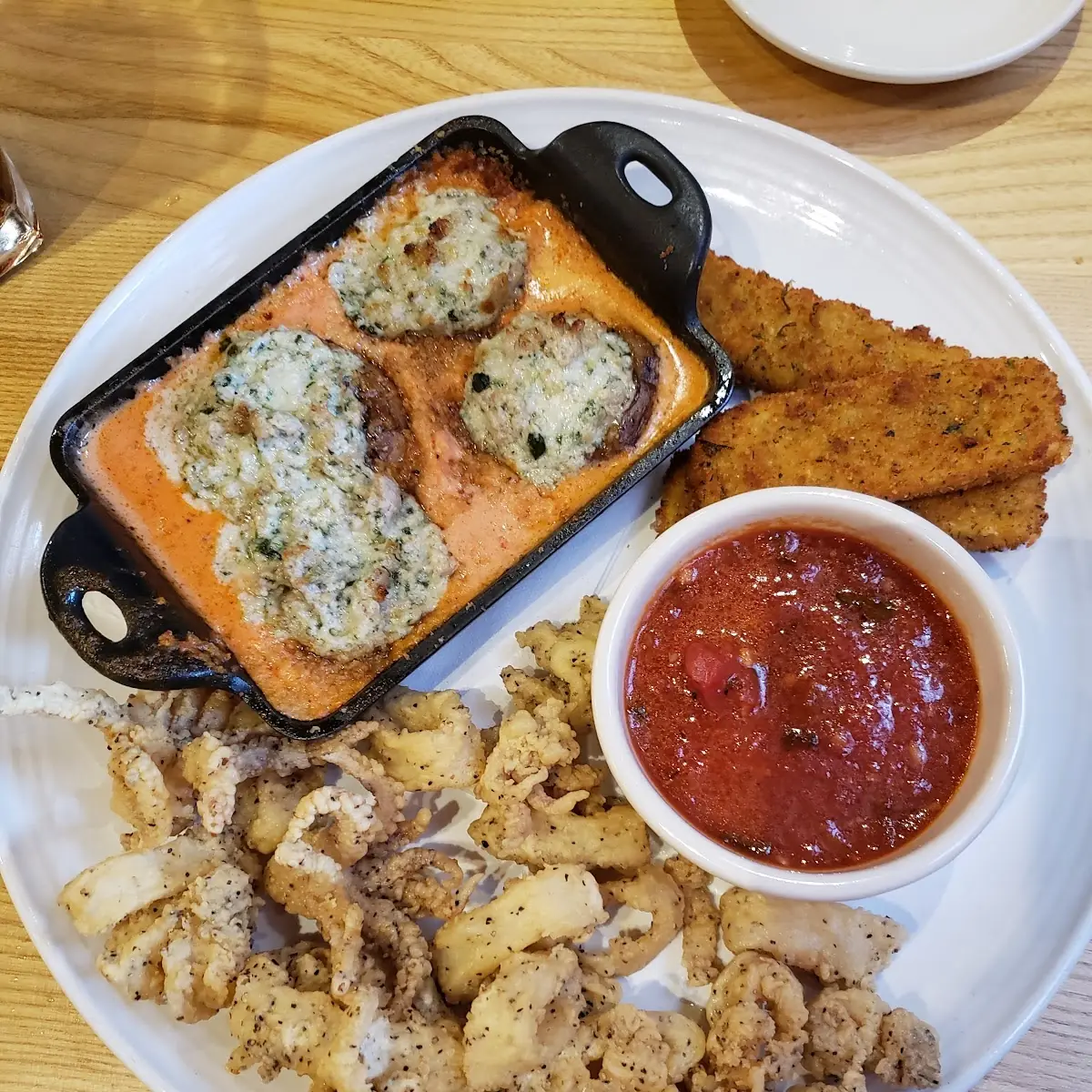 New Bread and Dipping Sauce Trio