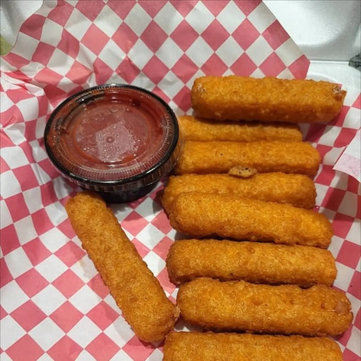 Fried Mozzarella Sticks with Marinara Sauce