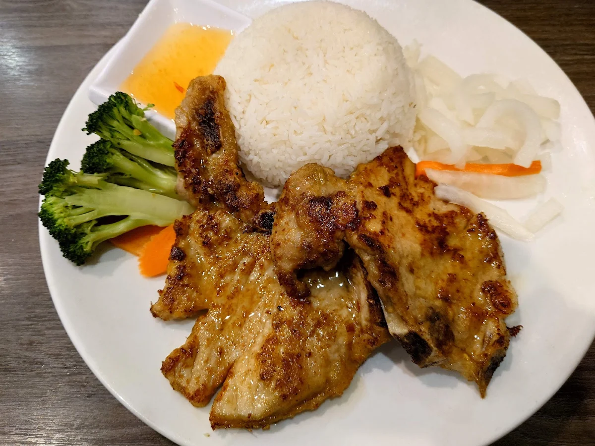 Lemongrass Pork Chop Rice, 大明茶餐廳 Ming's Restaurant