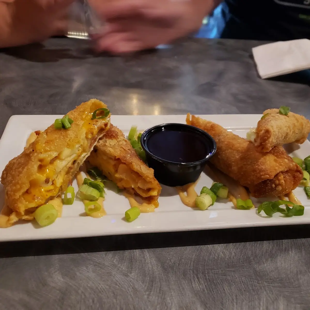 Mac N Cheese Eggrolls
