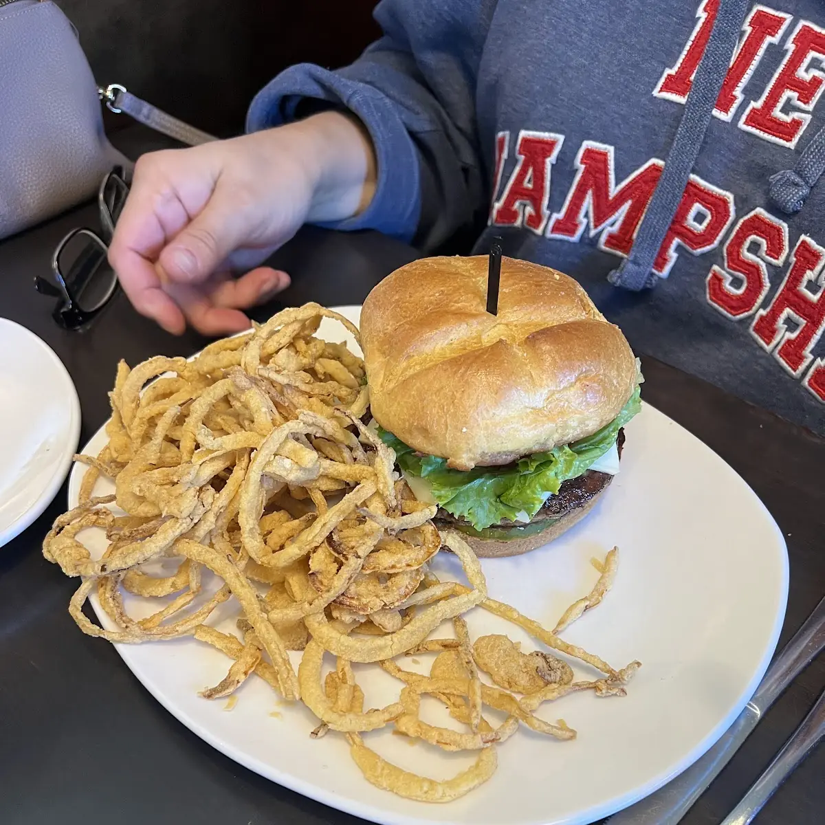 Classic Cheeseburger & Onion Rings