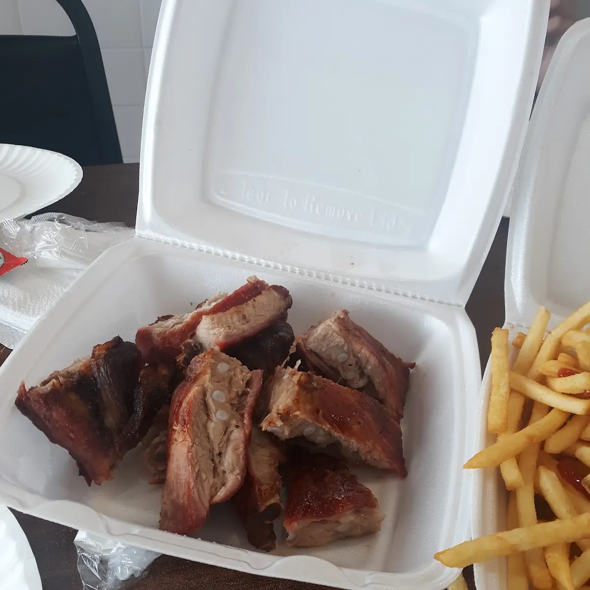 Costillas Y Pollo Asado