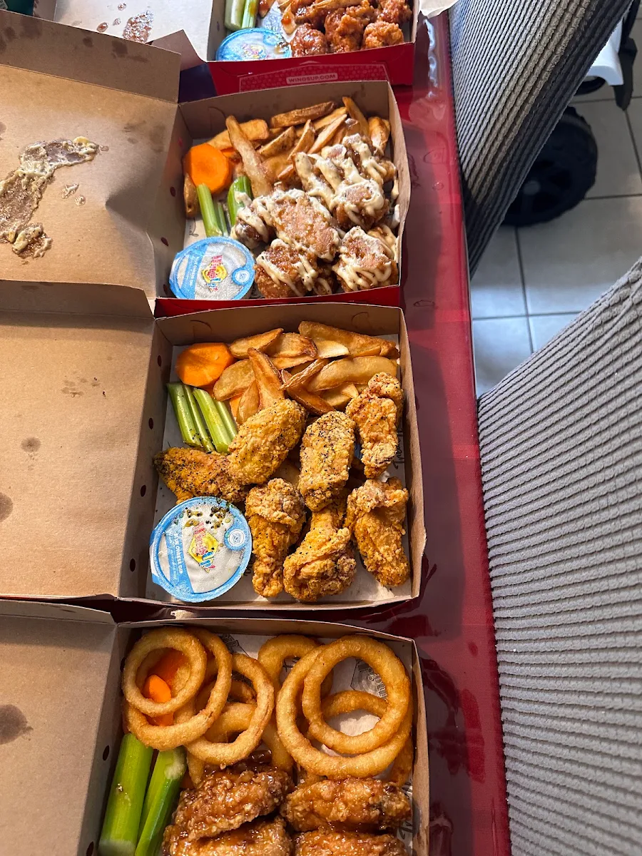 Wings and Fries, WingsUp! Welland
