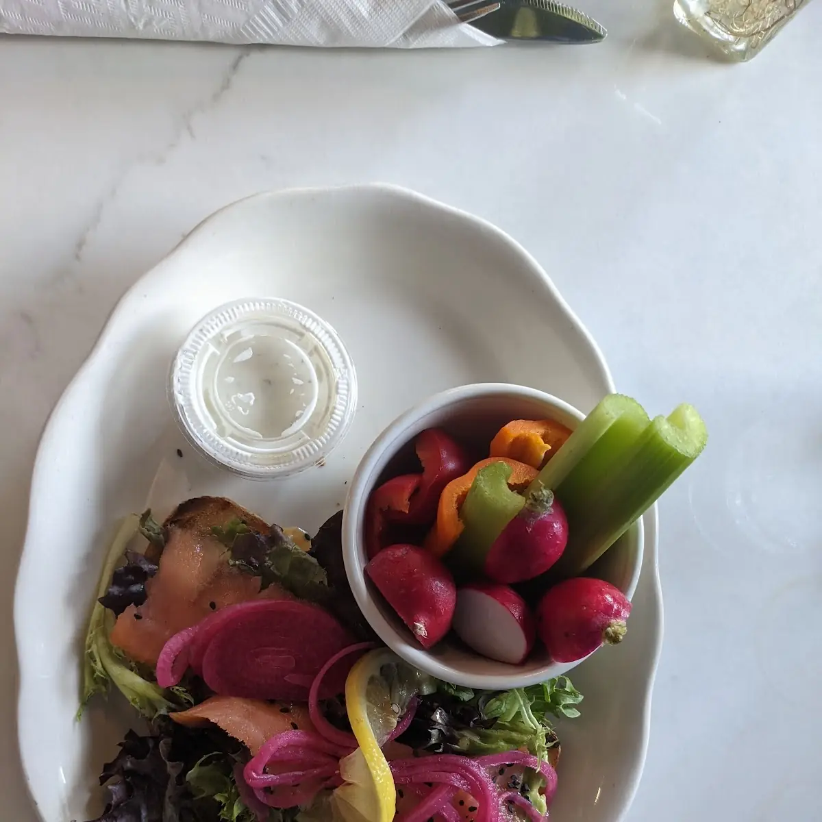 Avocado Smoked Salmon with Crudité