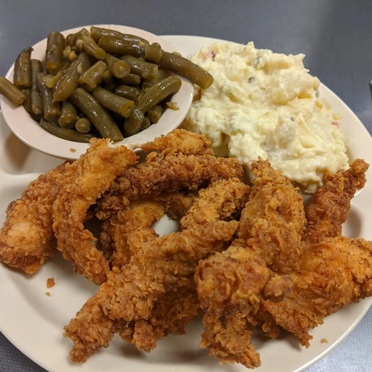 Stew Beef Mashed Potatoes and Gravy with Green Beans