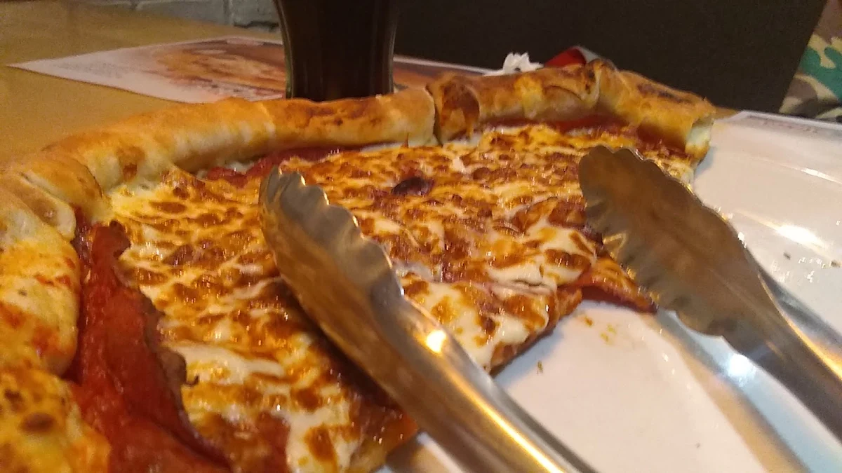 Pizza Peperoni Fromage, Toujours Mikes