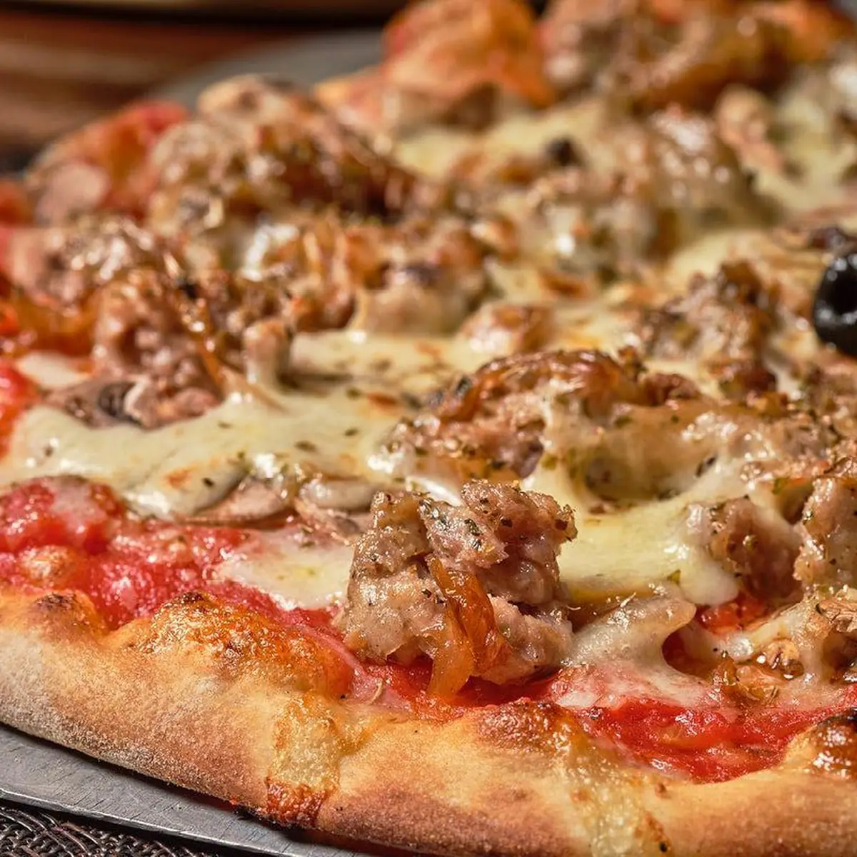Sausage Mushroom & Onions Pizza