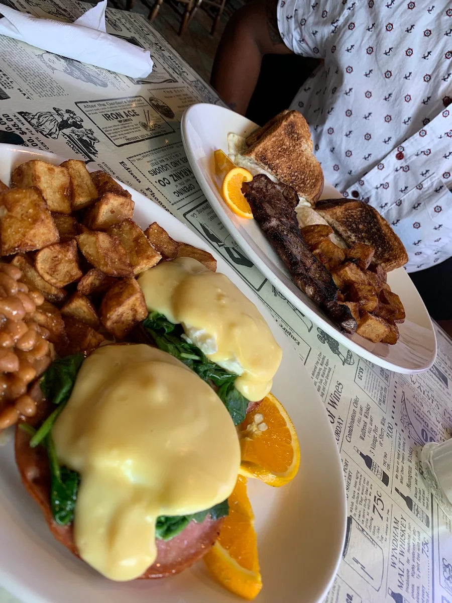 Highlights, Russell Restaurant