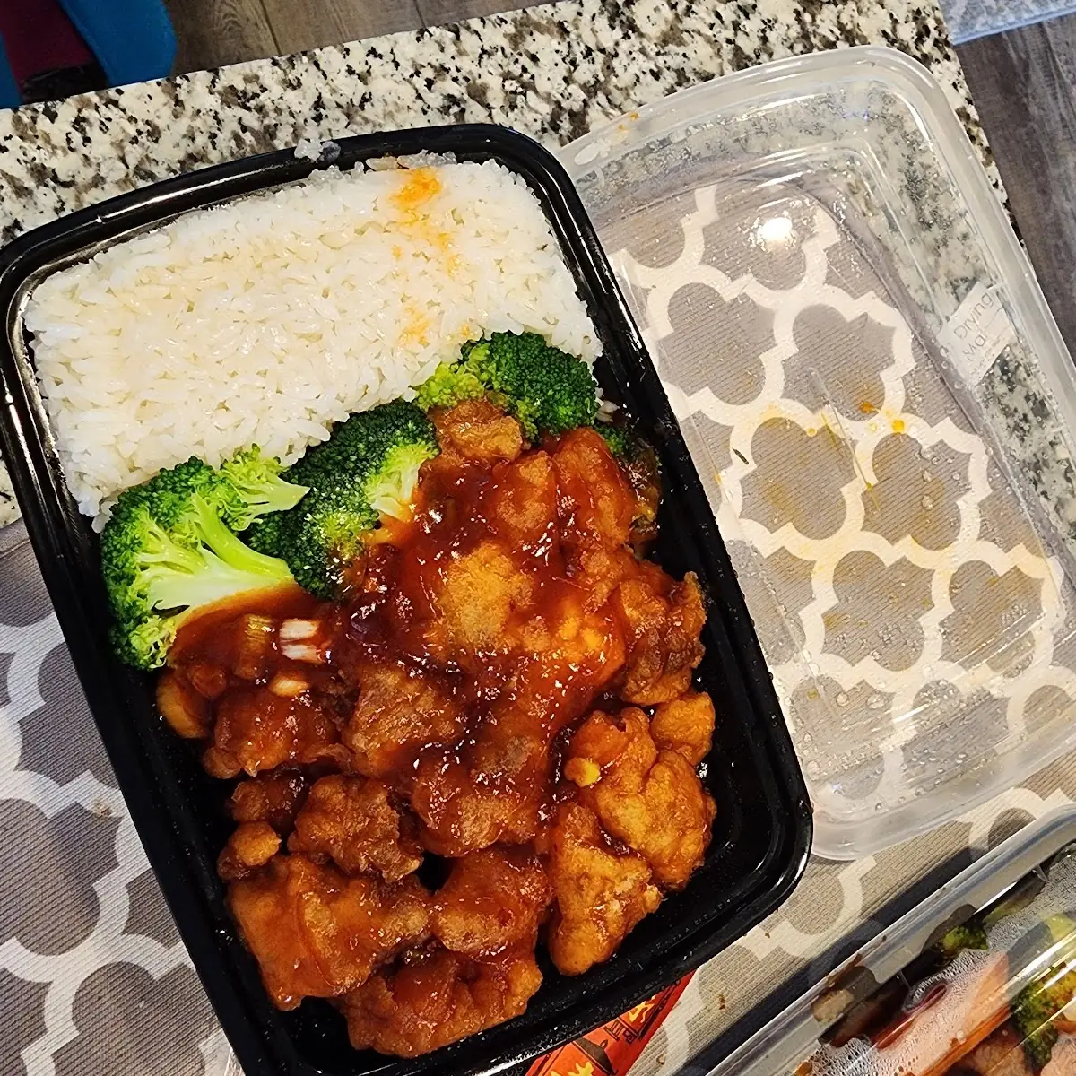 General TSO's Chicken with White Rice