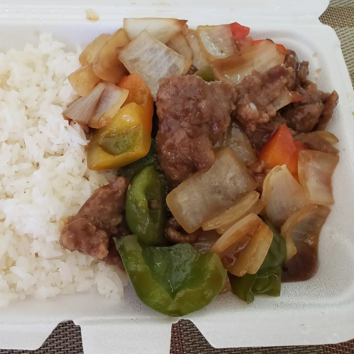 Pepper Steak with Onion and White Rice