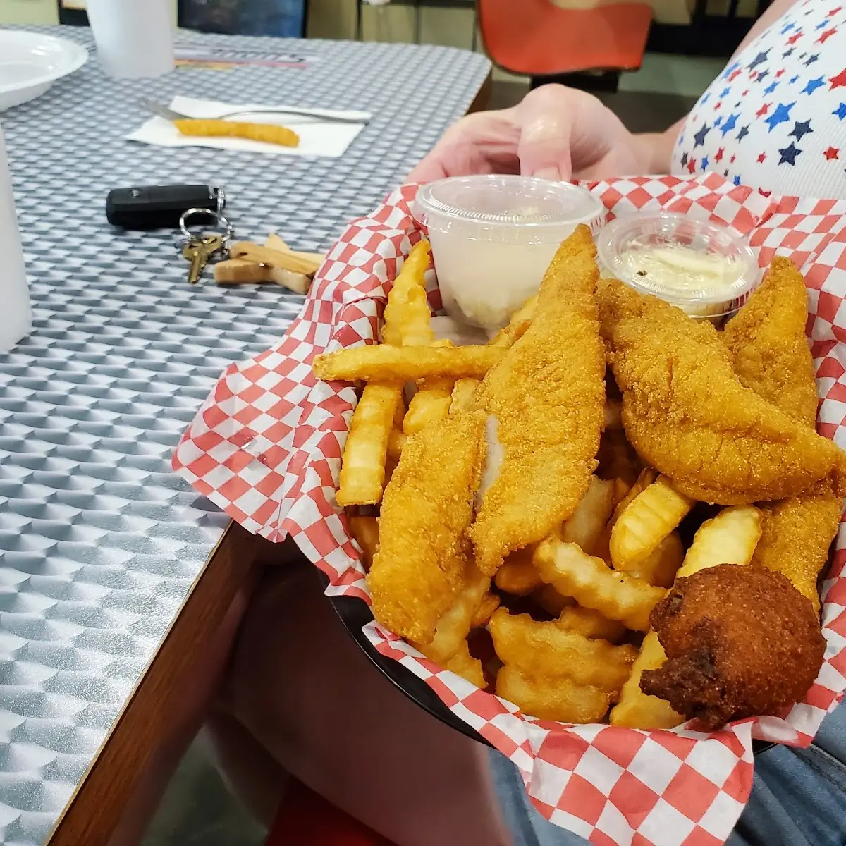 2 Pc Fish/2 Chicken Tender Combo
