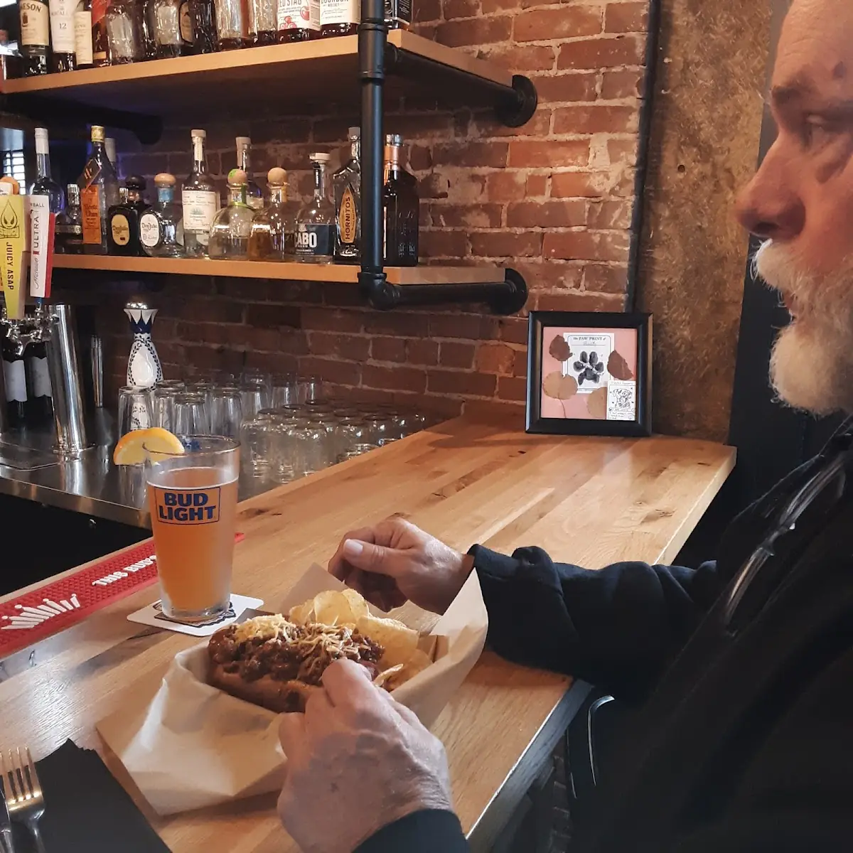 Hucksters- Chili Dog