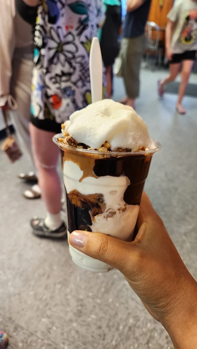 Peanut Butter Cup Sundae