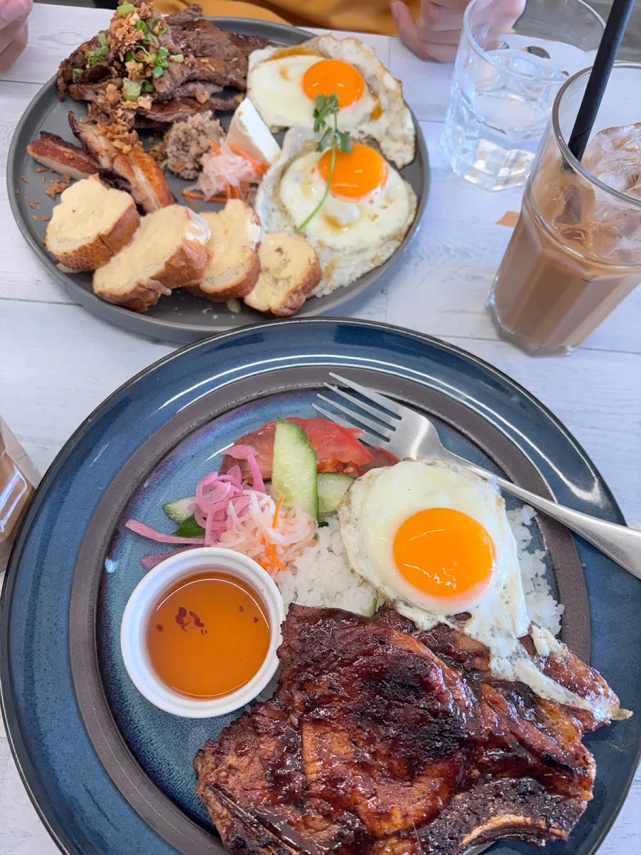 Famous Breakfast, Bonjour Saigon
