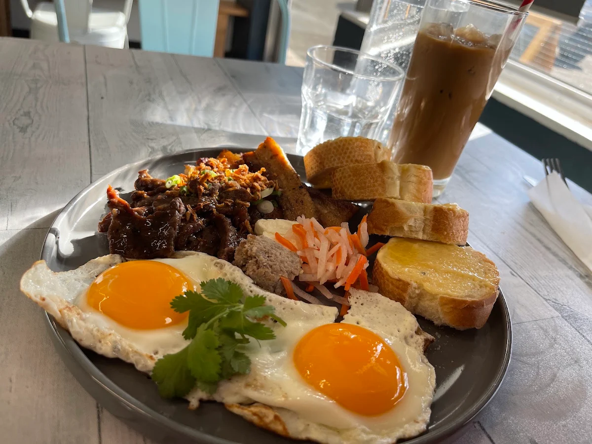 Viet Steak and Egg, Bonjour Saigon