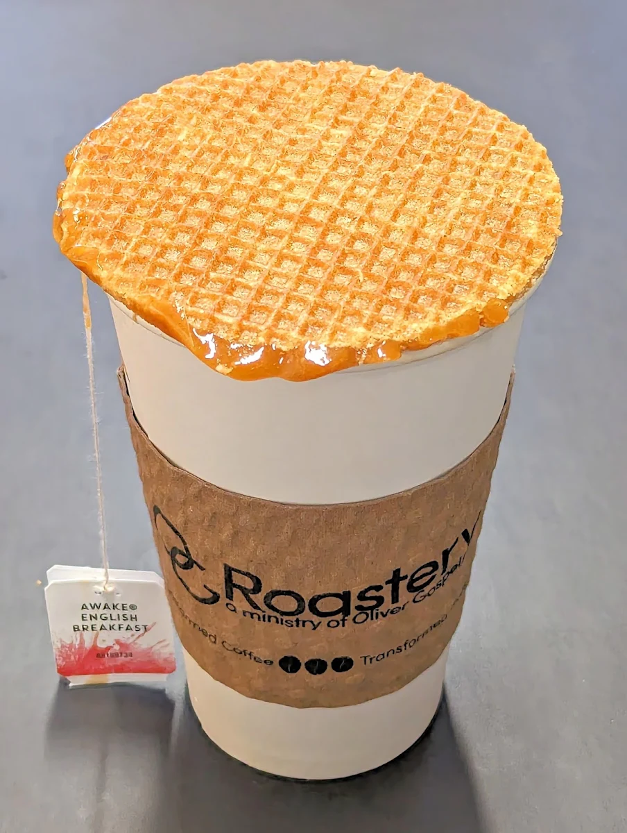Daelmans Authentic Dutch Stroopwafel Warmed by English Breakfast Tea