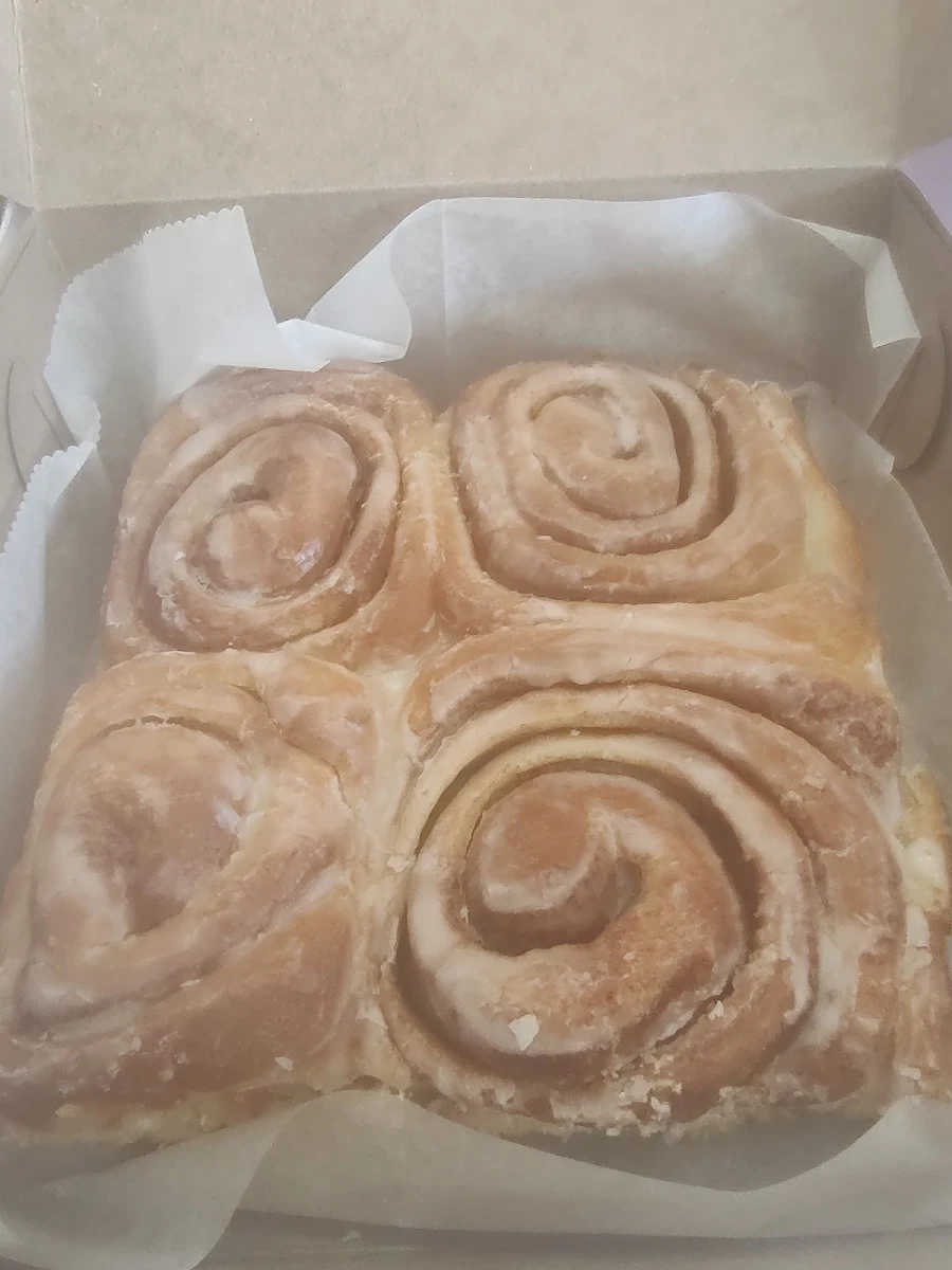 Cinnamon Rolls Luci