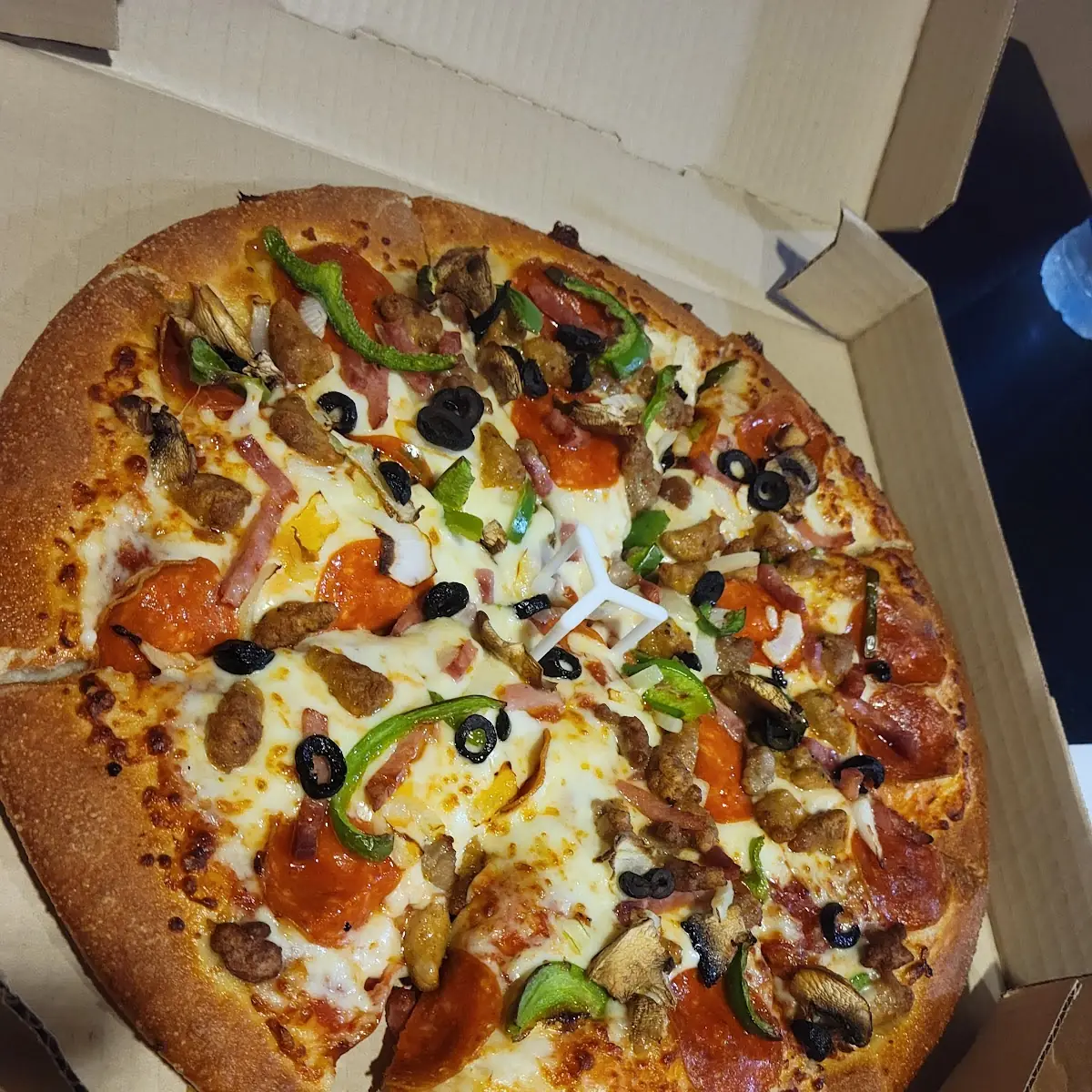 Deluxe Pan Pizza