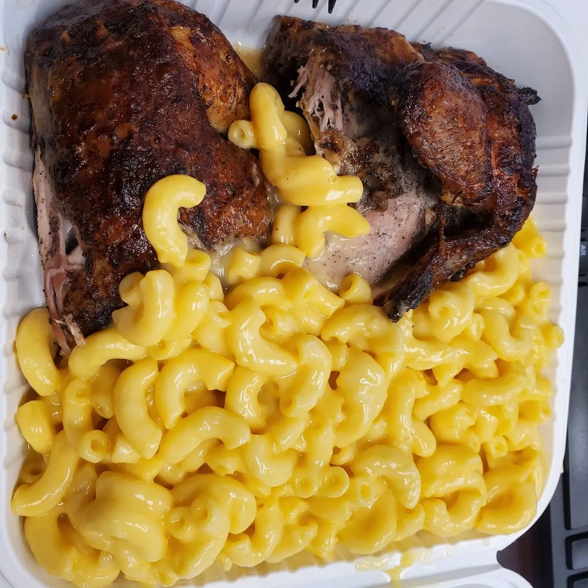 Half a Chicken with Mac'n'Cheese Side