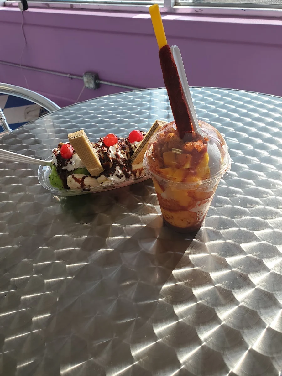 Banana Split and Mangonada