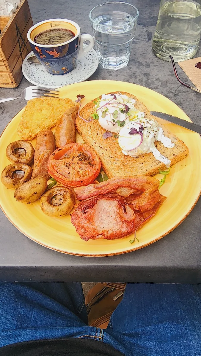 English Breakfast, Bay 101