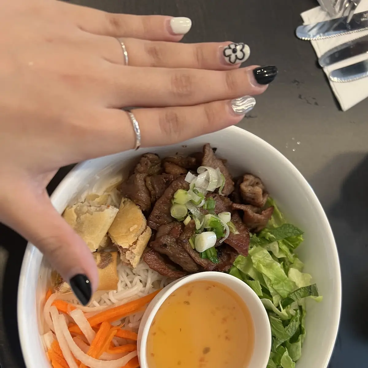 V2. Tofu & Veggie Spring Roll Vermicelli