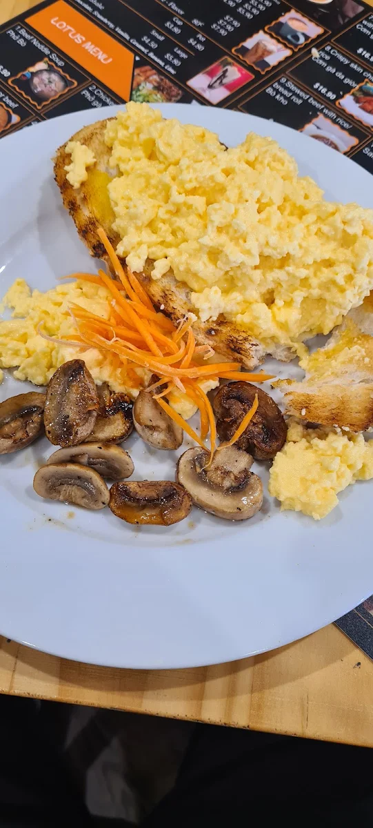 Mushroom and Scrambled Eggs