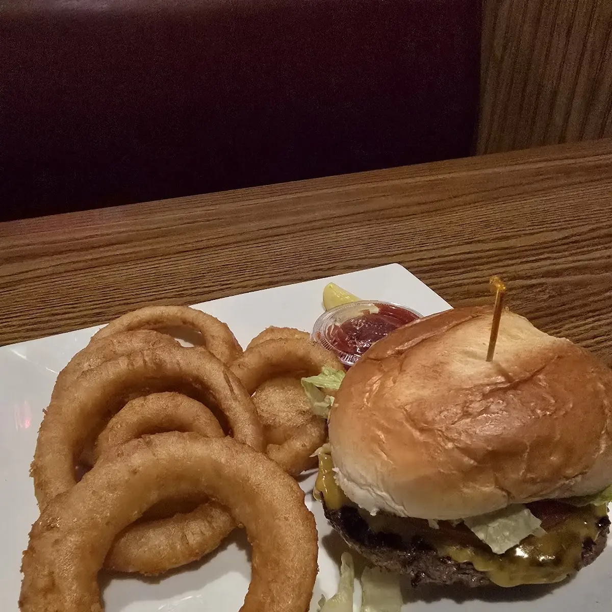 Cheeseburger and Onion Rings