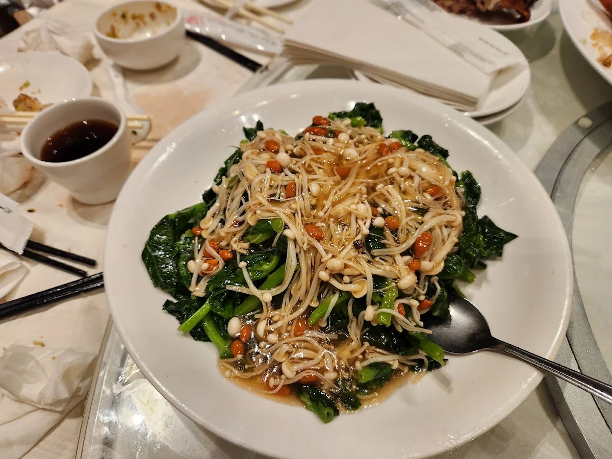 Pan Fried Vermicelli with Chinese Broccoli, 漁港灣 Lobster Harbour
