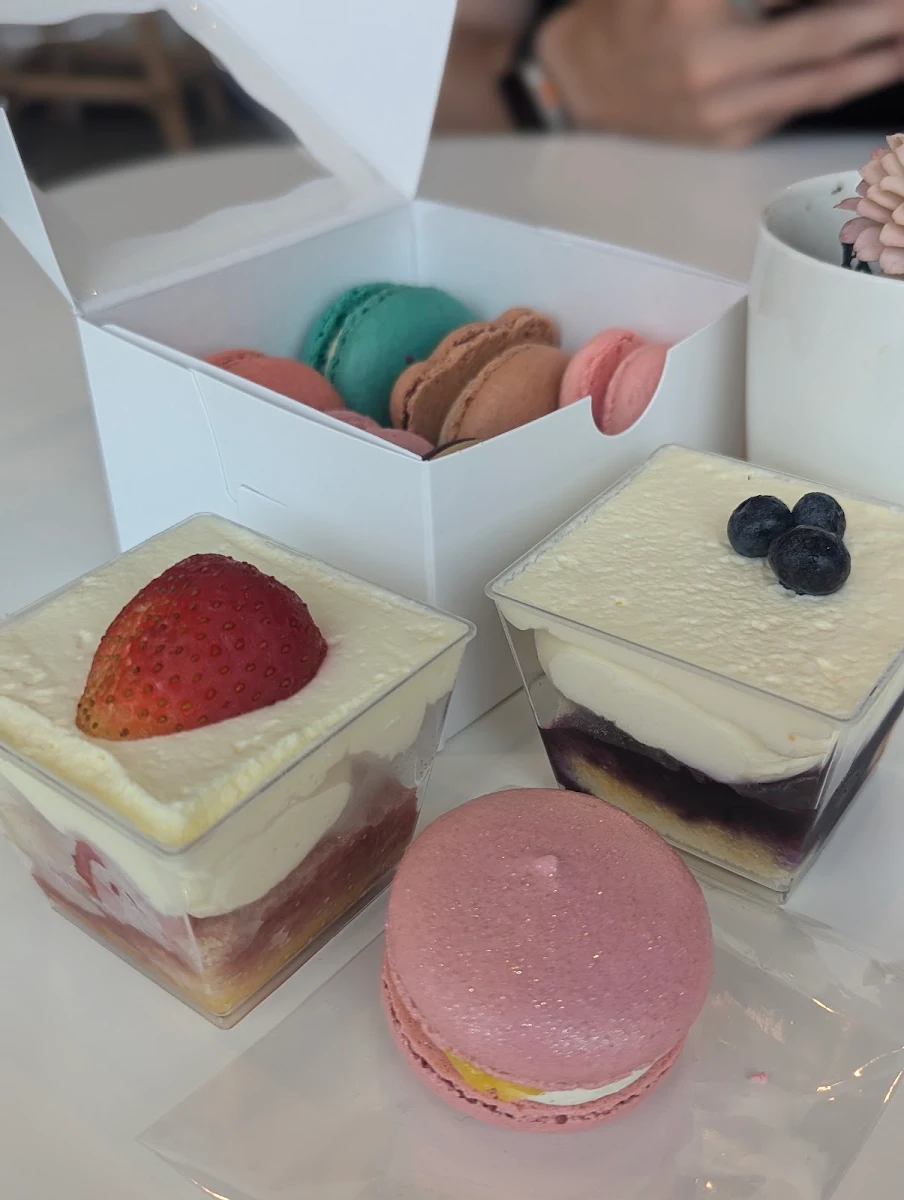 Specialty Mini-Cakes and Macarons