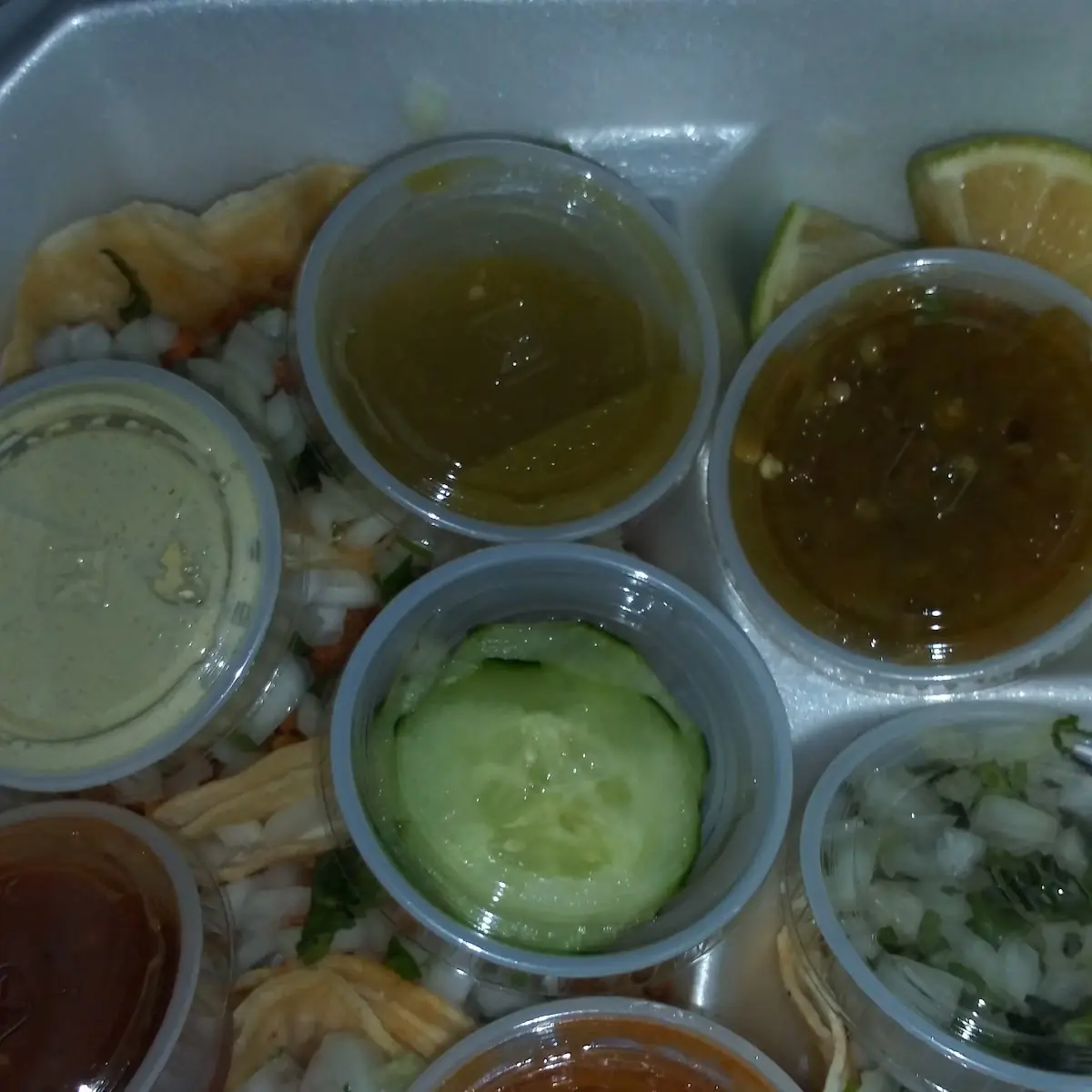 Tacos De Carne Asada Con Salsas