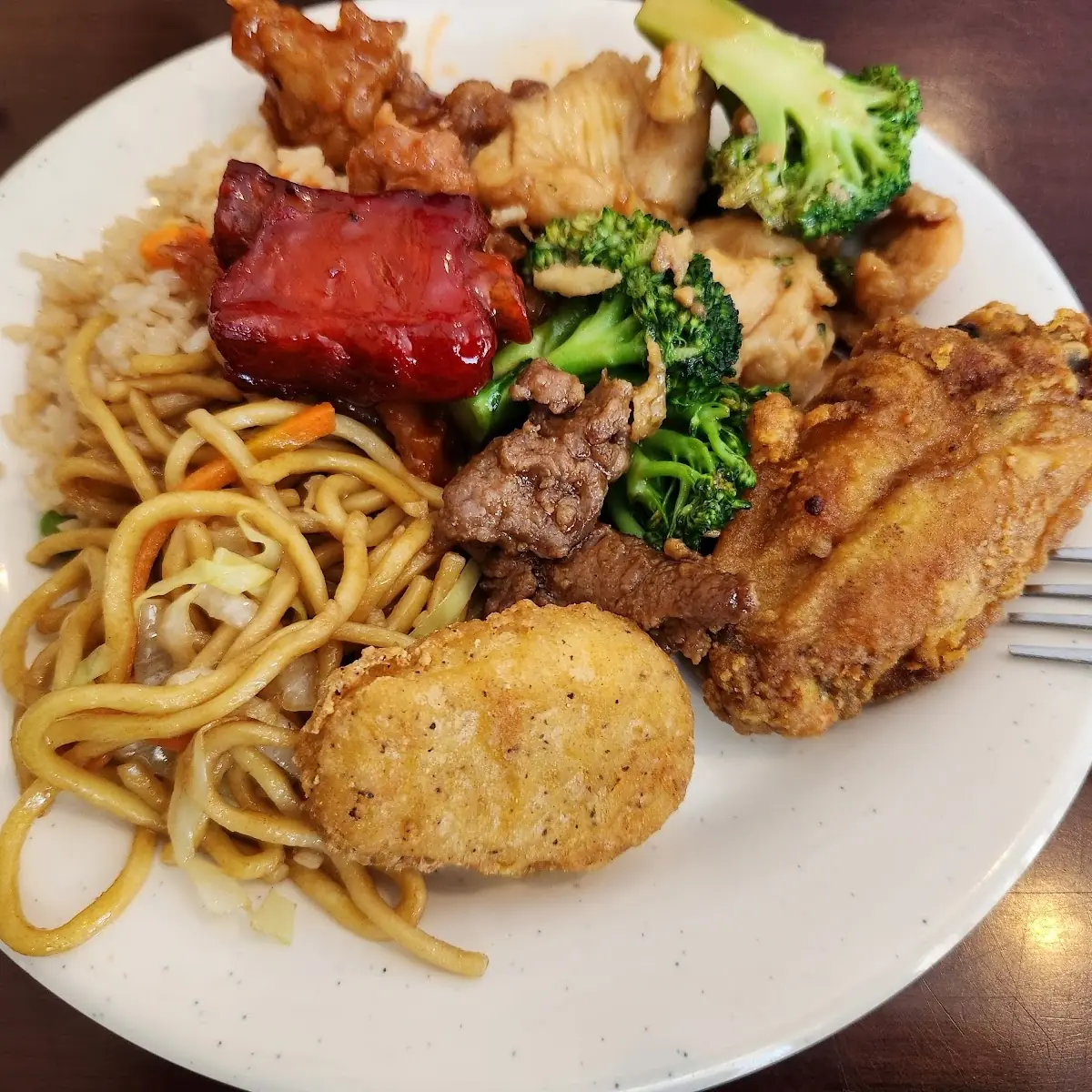 Beef with Broccoli Shrimp Fried Rice from Buffet
