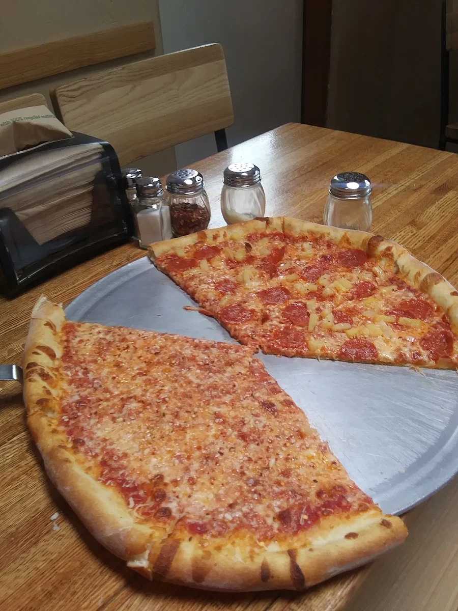 Peppino's Cheese Pizza
