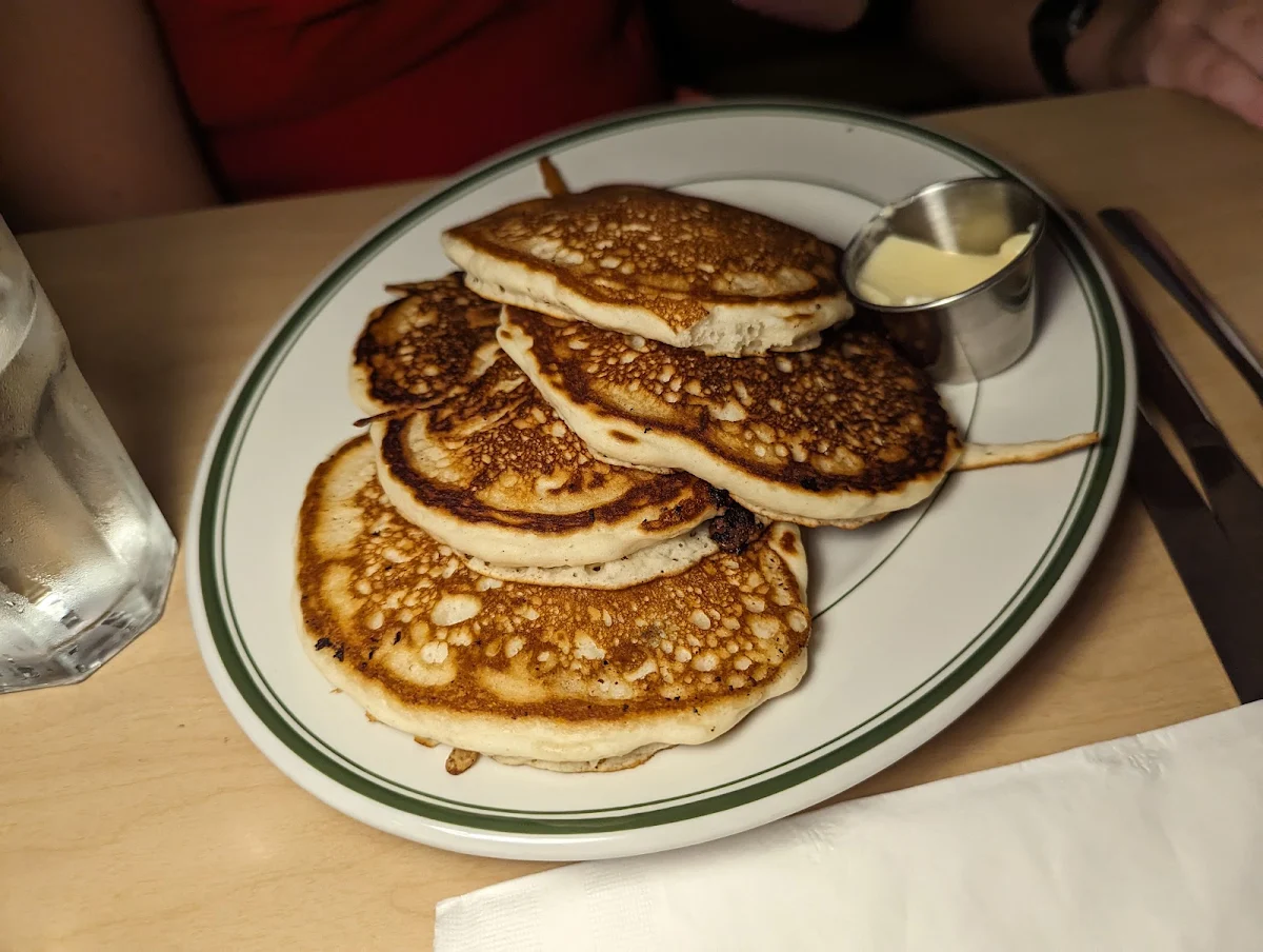 Highlights, Passmores Diner