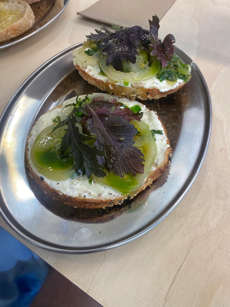 Highlights, Masses Bagels