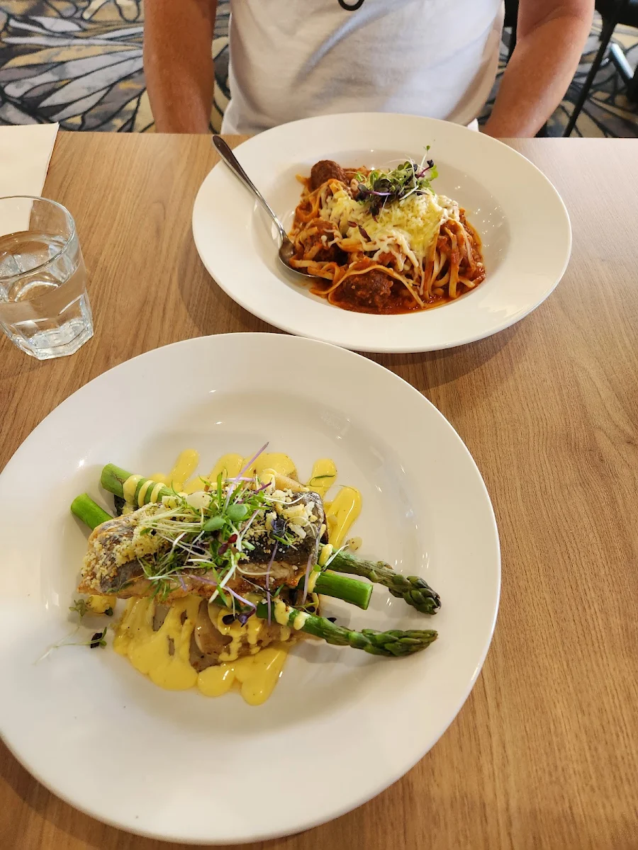 Barramundi with Asparagus and Hollandaise Sauce, Maroochy Bridge Hotel